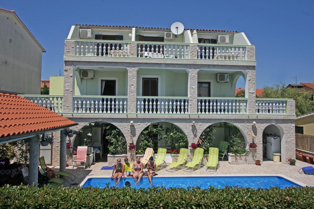 Apartments & Rooms Lo & Mar Medulin Exterior foto